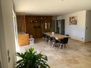 Maisons de vacances Private house, 3 bdr, heated pool & pool house : photos des chambres