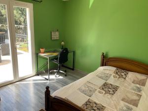 Maisons de vacances Private house, 3 bdr, heated pool & pool house : photos des chambres