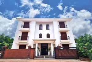 Casa Pallazzo Luxury Villa - 10BHK Private Pool