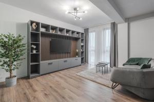 Luxury Grey Apartments - Central, Free Parking, Self Check-In