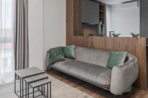 Luxury Grey Apartments - Central, Free Parking, Self Check-In