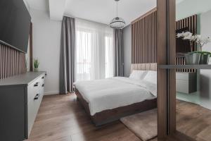 Luxury Grey Apartments - Central, Free Parking, Self Check-In