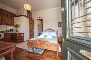Charming Vintage Retreat