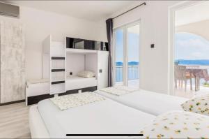 Ivana Black & White Apartments - Marusici