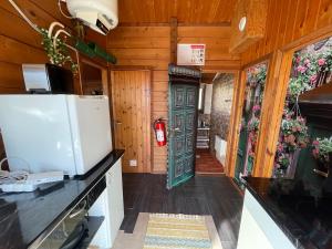 Three Rooms stuga i stugby near National Park