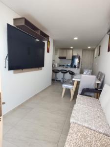 Apto Vista Mar 2 cuadras Playa, Jaccuzi BBQ Wifi Parqueadero y Ascensor 7 Piso