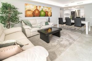 INF42P - Modern city apartment near the beach