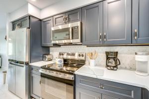 Walk to Beach Condo with Pool and Patio In Sarasota!