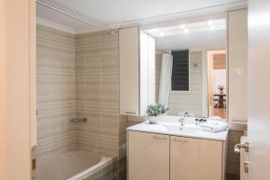 Beachfront ZEN sea view apartment