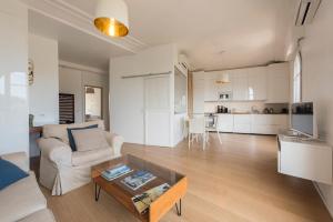 Appartements Vue Golfe St Tropez a Ste Maxime YourHostHelper : photos des chambres