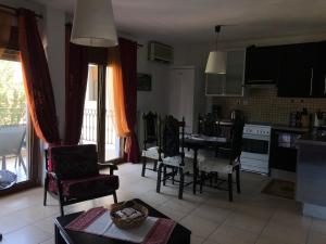 Luxurius comfy 2-floor Apartment With Big Yard