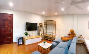 Entire house with 4 nice rooms-1km to West Lake