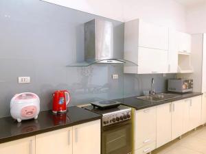 Entire house with 4 nice rooms-1km to West Lake