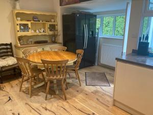 Blue Lodge - by the sea, sauna, BBQ, private garden and parking