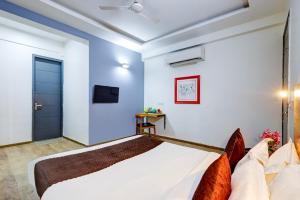 Hotel Wedlock sector 47