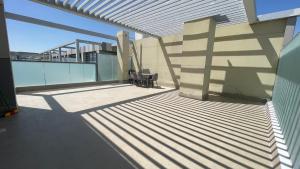 Holiday Family Friendly Apartment with Pool Access Near yass Island DABAS3