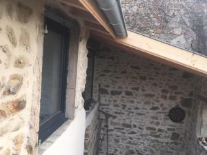 Studio de caractère independant avec cour attenante