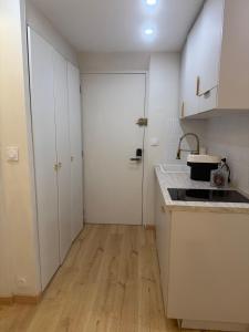 Appartements Elegant studio between train station and city center : photos des chambres