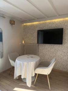 Appartements Elegant studio between train station and city center : photos des chambres