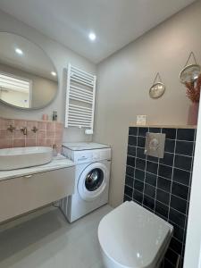 Appartements Elegant studio between train station and city center : photos des chambres