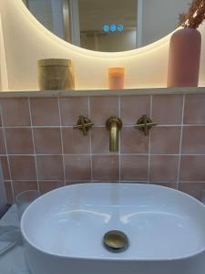 Appartements Elegant studio between train station and city center : photos des chambres