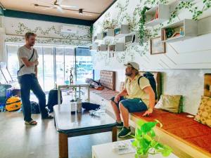 SU SU khaosan hostels