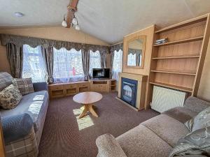 4 Berth Nearby Hunstanton Beach In Norfolk Ref 13018L