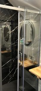 Chambre dans résidence à proximité de sentiers de randonnée incroyables