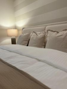 5 mins to Boulevard City Luxury Apartment