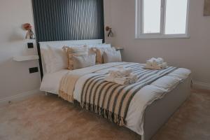 Spacious Second Floor Apartment, Fourth Avenue