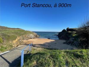 Ty Glazu Villa neuve grand confort, jardin 1600m2, GR34, criques, restos et port Doelan à pied