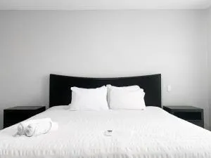 Casa Napoli piscina privada, con 5 dormitorios cerca al centro comercial el dorado - Daule