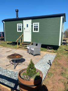 Sunset Snug Shepherd hut