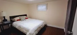 Beautiful Newly Renovated 2-Bedroom Basement - Aurora