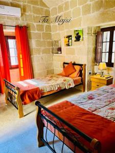 Ta Majsi with indoor pool