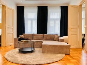 SERVUS HOMES - Friends & Family