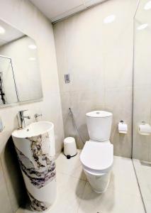 Modern Studio with Balcony - Close to Metro & Marina
