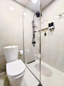 Modern Studio with Balcony - Close to Metro & Marina
