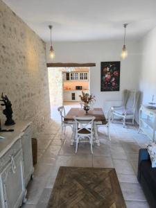 Maisons d'hotes Belle Maison dans corps de ferme - logement Gabriel : photos des chambres