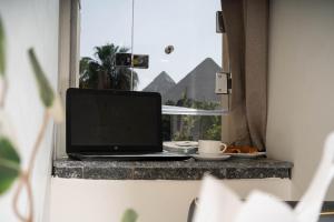 Camel Pyramids View Inn