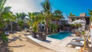 Casa Pure Baja-Infinity Pool, Lush Garden Oasis - San Carlos
