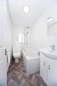 Belmont Budget Apartment