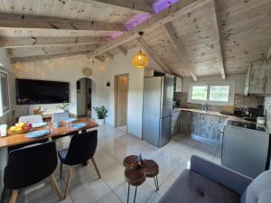 Lemonia Apartment with yard