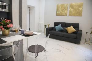 Emma and Livias Vatican Suite 1