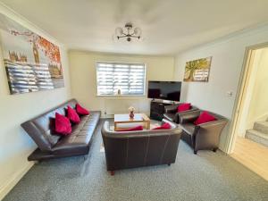 Conveniently located 3 bed spacious home for couples, families and groups in Ipswich