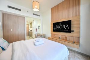 Cozy Studio with Balcony in Azizi Riviera and 10 Mins to Burj Khalifa