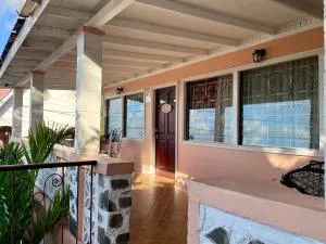 Upper Floor Retreat - Castries