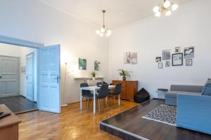 Walnut Tree Apartment