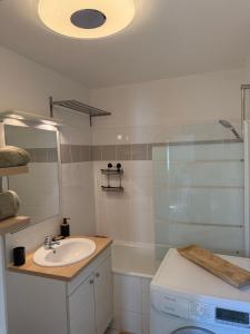 Suite Eden Spa, Apparthôtel bien être , Patio de standing barbecue - TV XL CinéSport, Lit Q-Size, Wifi, P-Gratuit en Résidence