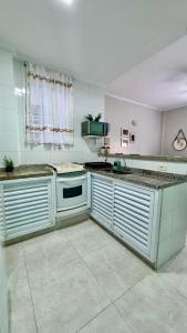 Studio 511 Pitangueiras - na quadra da praia